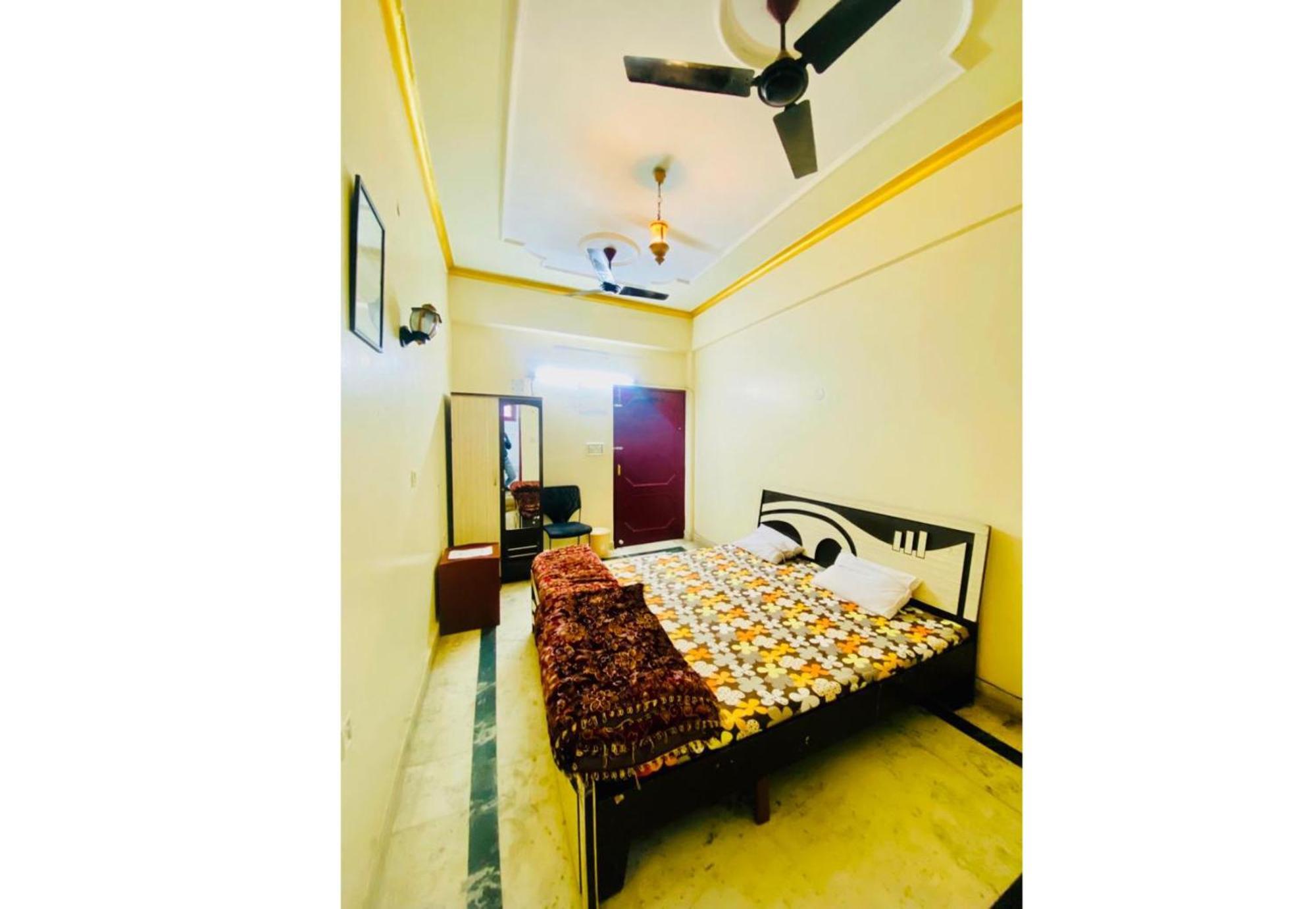 J C Guest House Hasanganj Exterior foto